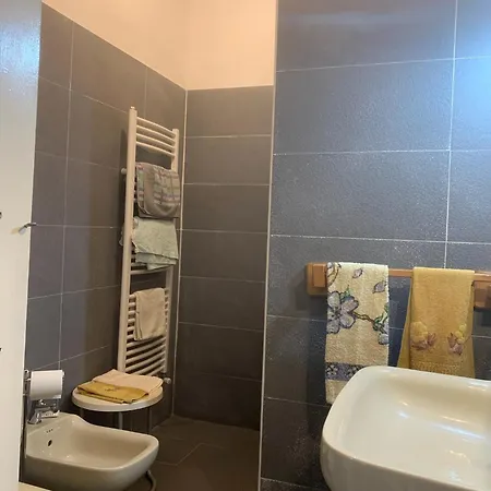 All'interno Della Il Castellaccio 홈스테이 *