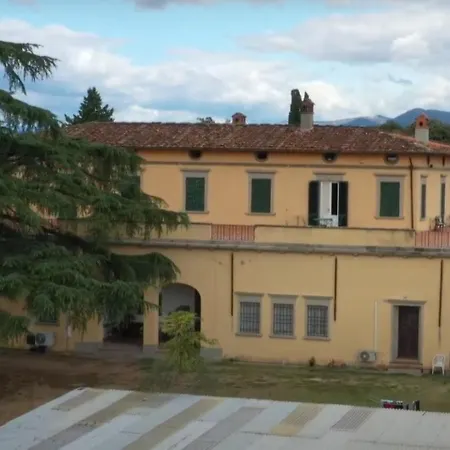 All'interno Della Il Castellaccio 民宿